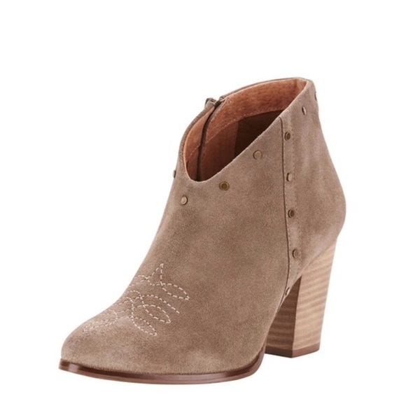 Ariat Unbridled Kaelyn Suede Leather Booties Western Casual Taupe NWT Size 8.5 - Picture 1 of 11